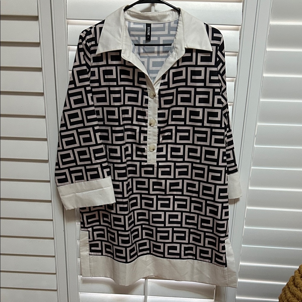 Black & White Geometric Collared Tunic Dress